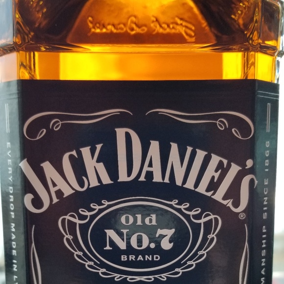 Meet your Posher, Derrick - Picture 3 of 4